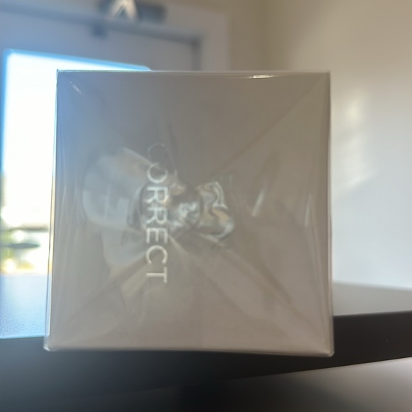 Skinmedica Even and correct 2 fl. Oz. - Picture 4 of 5